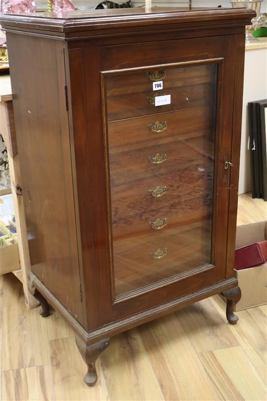 A 1920s mahogany collectors cabinet W.61cm